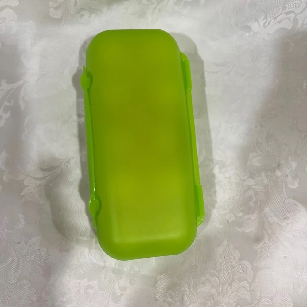 NEW (NIP) Tupperware Egg Storer Portable Case Hard-Shell Storage - Picture 7 of 10